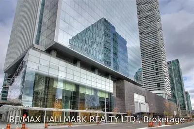 100 Harbour Street 5706, Toronto C01, ON M5J 2T5