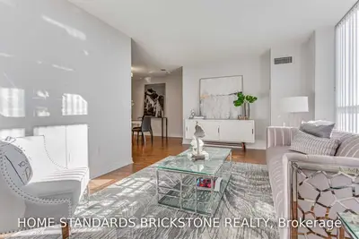 18 Sommerset Way 706, Toronto C14, ON M2N 6X5