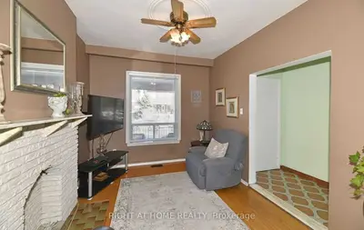 228 Beatrice Street, Toronto C01, ON M6G 3G1