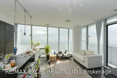 100 Harbour Street 5910, Toronto C01, ON M5J 0B5