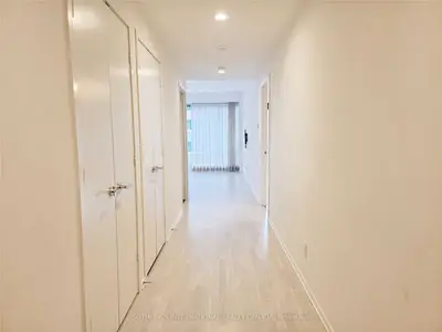 1 Bloor Street E 523, Toronto C08, ON M4W 1A9