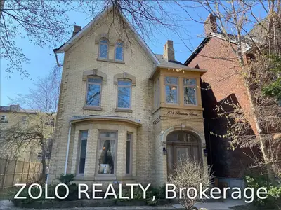 104 Pembroke Street, Toronto C08, ON M5A 2N8