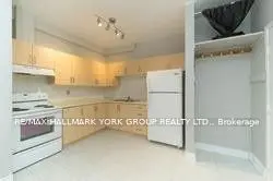 534 College Street 2A, Toronto C01, ON M6G 1A6