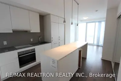 88 Harbour Street 6109, Toronto C01, ON M5J 1B7