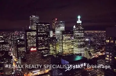 14 York Street 5609, Toronto C01, ON M5J 2Z2