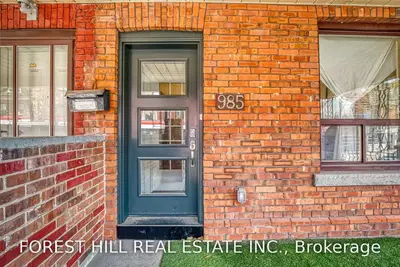 985 Dundas Street W, Toronto C01, ON M6J 1W4
