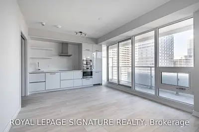 2221 Yonge Street 2911, Toronto C10, On M4s 2b4