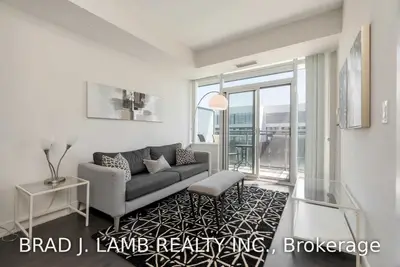 525 Adelaide Street W Lph24, Toronto C01, ON M5V 1T6