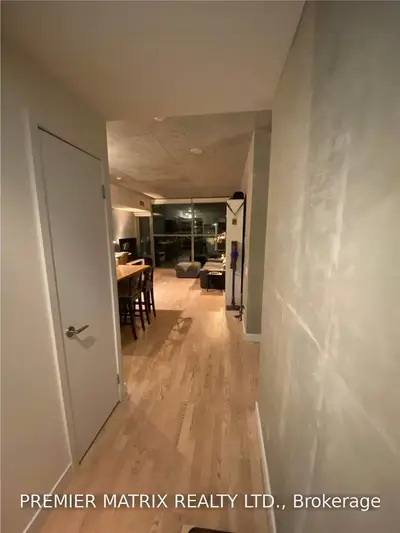 25 Oxley Street 804, Toronto C01, On M5v 2j5