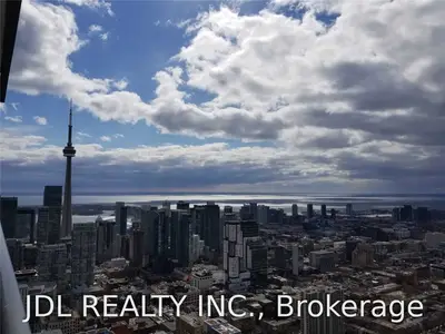 488 UNIVERSITY Avenue W 2412, Toronto C01, ON M5G 0C1