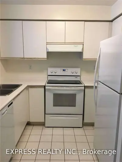 942 Yonge Street 514, Toronto C02, ON M4W 3S8