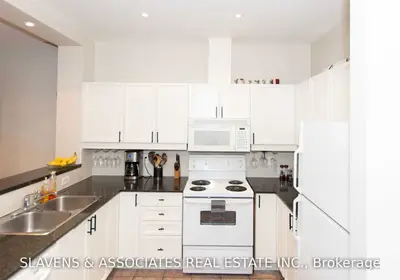 1 Leaside Park Drive 704, Toronto C11, ON M4H 1R1
