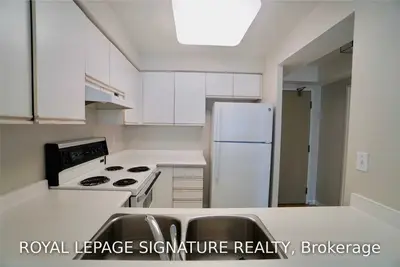 942 Yonge Street 206, Toronto C02, ON M4W 3S8