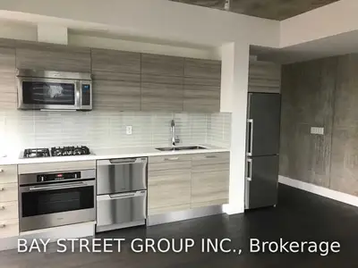 224 King Street W 1707, Toronto C01, ON M5H 0A6