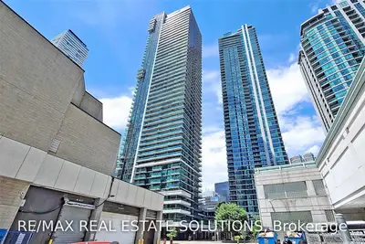 33 Bay Street 215, Toronto C01, ON M5J 2Z3