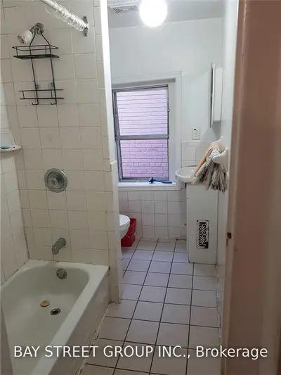 89 Claremont Street, Toronto C01, ON M6J 2M7