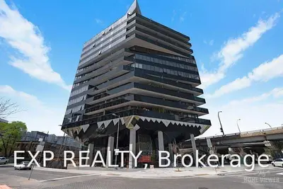21 Lawren Harris Square 409, Toronto C08, ON M5A 1H7
