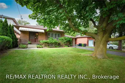174 Betty Ann Drive, Toronto C07, ON M2N 1X6