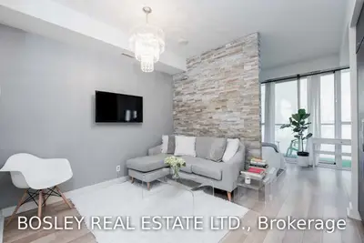 5 Hanna Avenue 221, Toronto C01, ON M6K 0B3