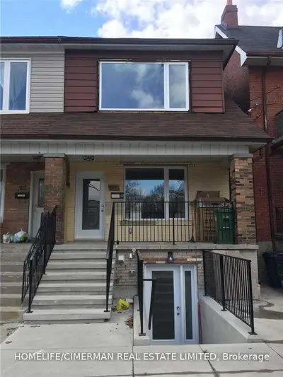 304 Montrose Avenue, Toronto C01, ON M6G 3G8