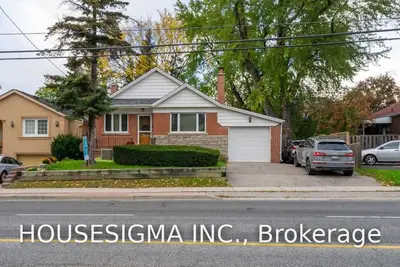 118 York Mills Road, Toronto C12, ON M2L 1K2