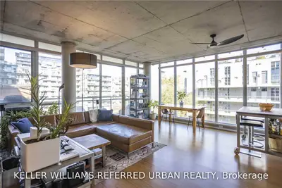 38 Niagara Street 602, Toronto C01, ON M5V 3X1