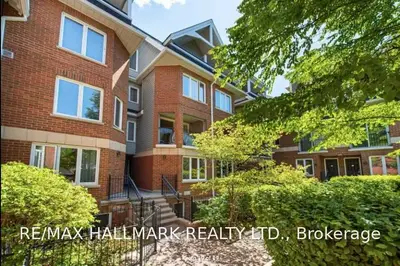 217 St George Street Th8, Toronto C02, ON M5R 3S7