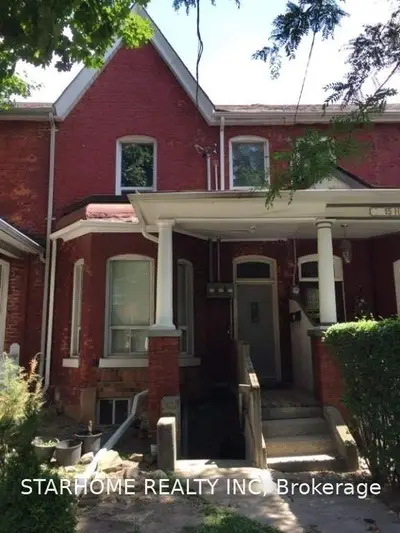 17 Henry Street 2nd Flr, Toronto C01, ON M5T 1W9