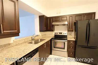30 Greenfield Avenue 702, Toronto C14, ON M2N 6N3