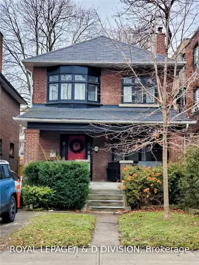 160 Eastbourne Avenue, Toronto C03, ON M5P 2G6