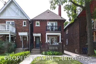 279 St Clair Avenue E First F, Toronto C09, ON M4T 1P3