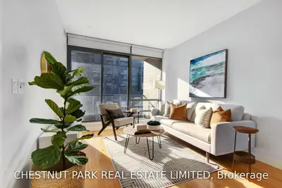 438 King Street W 1015, Toronto C01, ON M5V 3T9