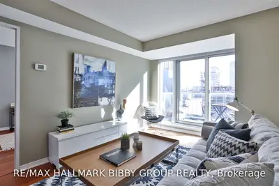 230 King Street E 1405, Toronto C08, ON M5A 1K5