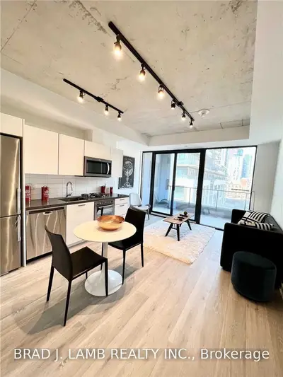55 Ontario Street 711, Toronto C08, ON M5A 0T8