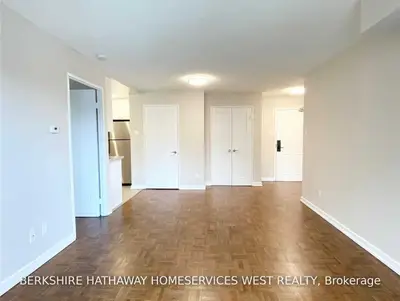 17 Brookbanks Drive 303, Toronto C13, ON M3A 3R9