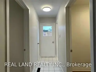 9 Salinger Court, Toronto C15, ON M2J 3R8