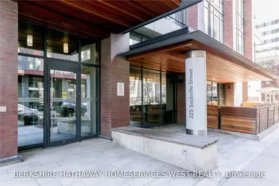 225 Sackville Street 1006, Toronto C08, ON M5A 0B9