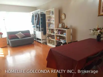 889 Bay Street 707, Toronto C01, ON M5S 3K5