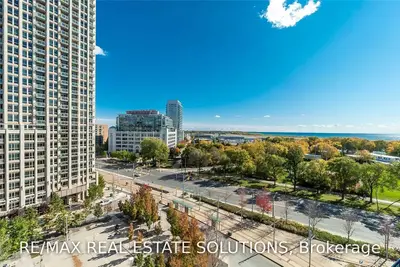 215 Fort York Street 1002, Toronto C01, ON M5V 4A2