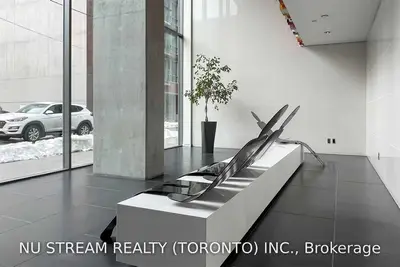 25 Oxley Street 1006, Toronto C01, ON M5V 2J5