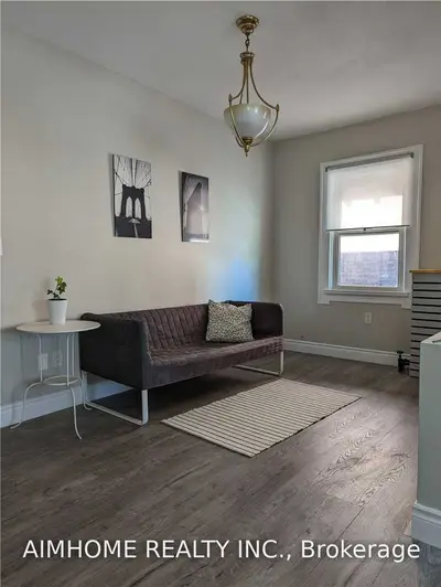 907 College Street Apt A, Toronto C01, ON M6H 1A1