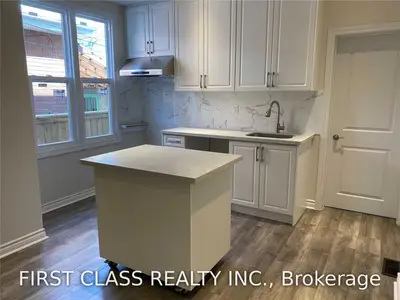 43 Wales Avenue #1, Toronto C01, ON M5T 1J3
