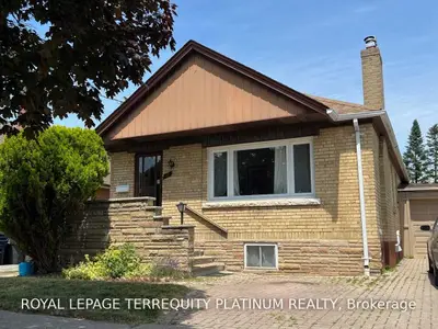 16 Regina Avenue Lower, Toronto C04, ON M6A 1R1