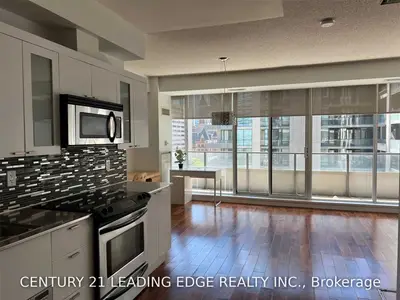 111 Elizabeth Street 1233, Toronto C01, ON M5G 1P7