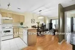 600 Eglinton Avenue E 201, Toronto C10, ON M4P 1P3