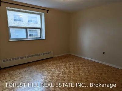 972 Eglinton Avenue E 204, Toronto C11, ON M4G 2L9