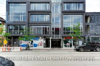 799 College Street 205, Toronto C01, ON M6G 1C7