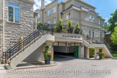 51 York Mills Road 305, Toronto C12, ON M2P 1B6