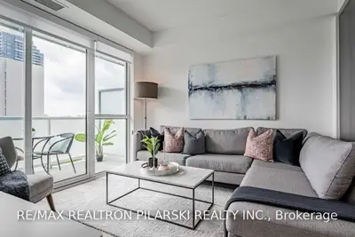 101 Erskine Avenue 910, Toronto C10, On M4p 1y5