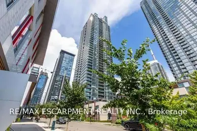 15 Fort York Boulevard 1712, Toronto C01, ON M5V 3Y4